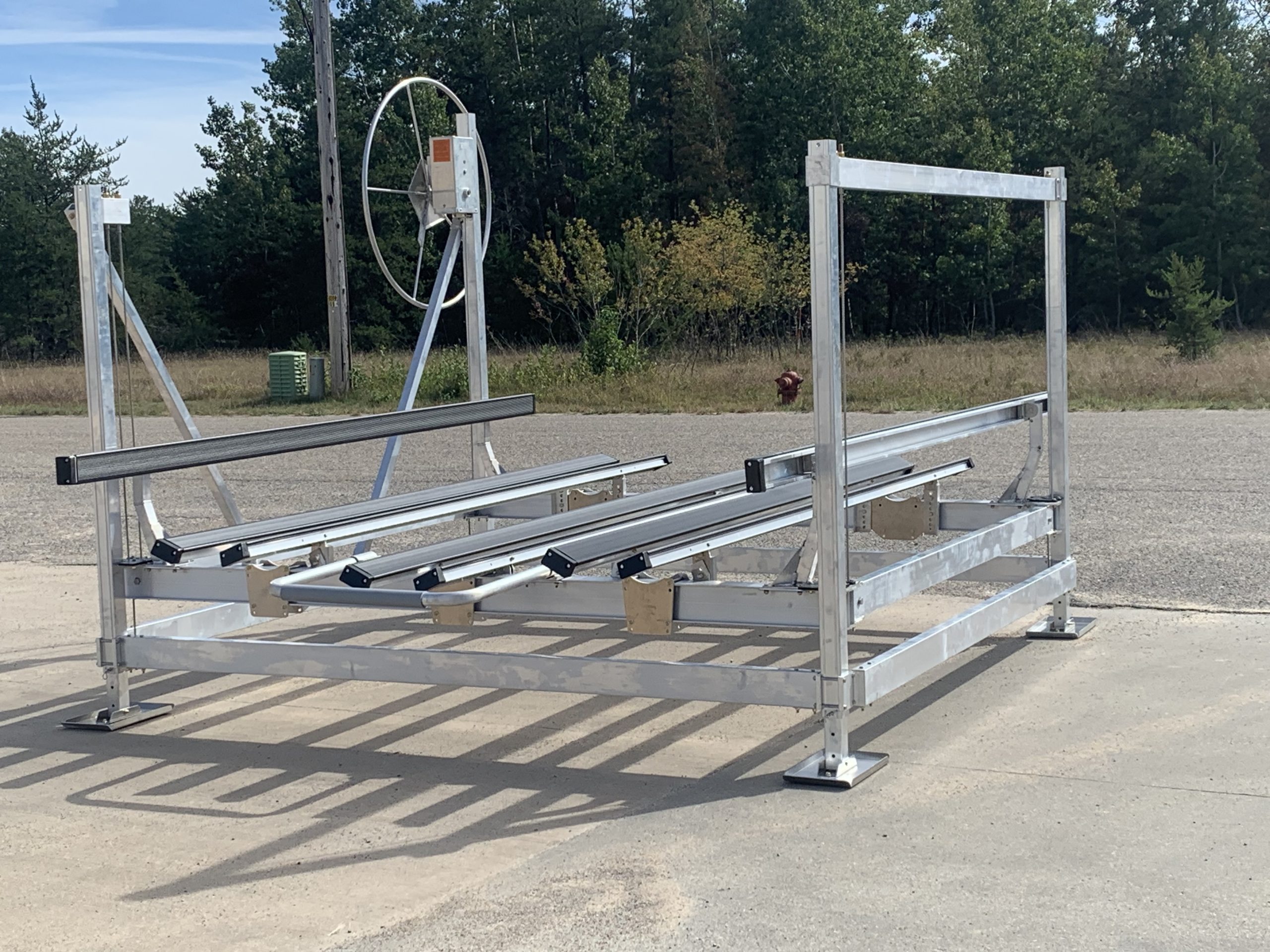 1.5 SADDLE , PONTOON GUIDES AND MOTORSTOP